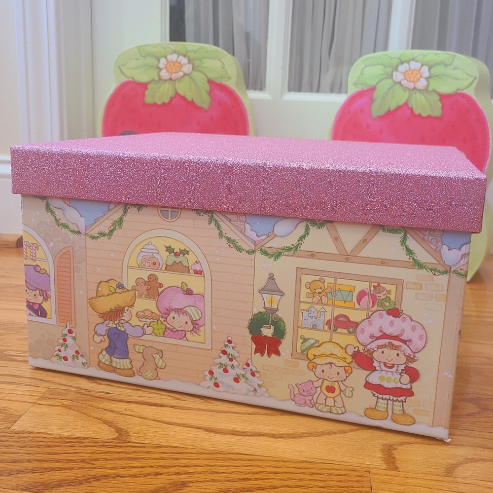 Strawberry Shortcake Box ๐ - Picture 2 of 5